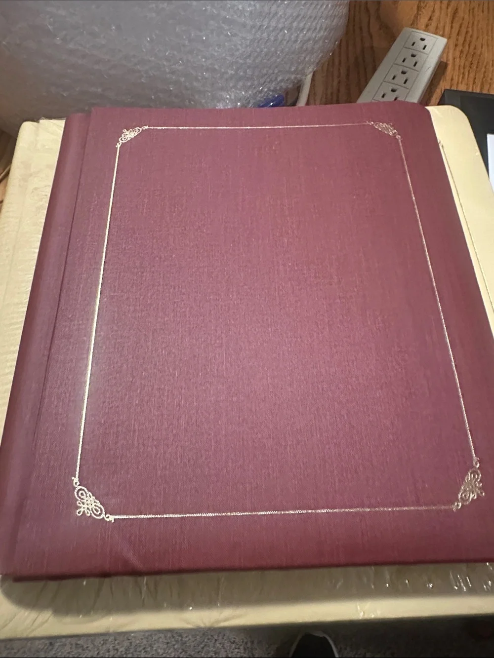 Creative Memories 8.5x10 Burgundy Scrapbook. Brand Nee